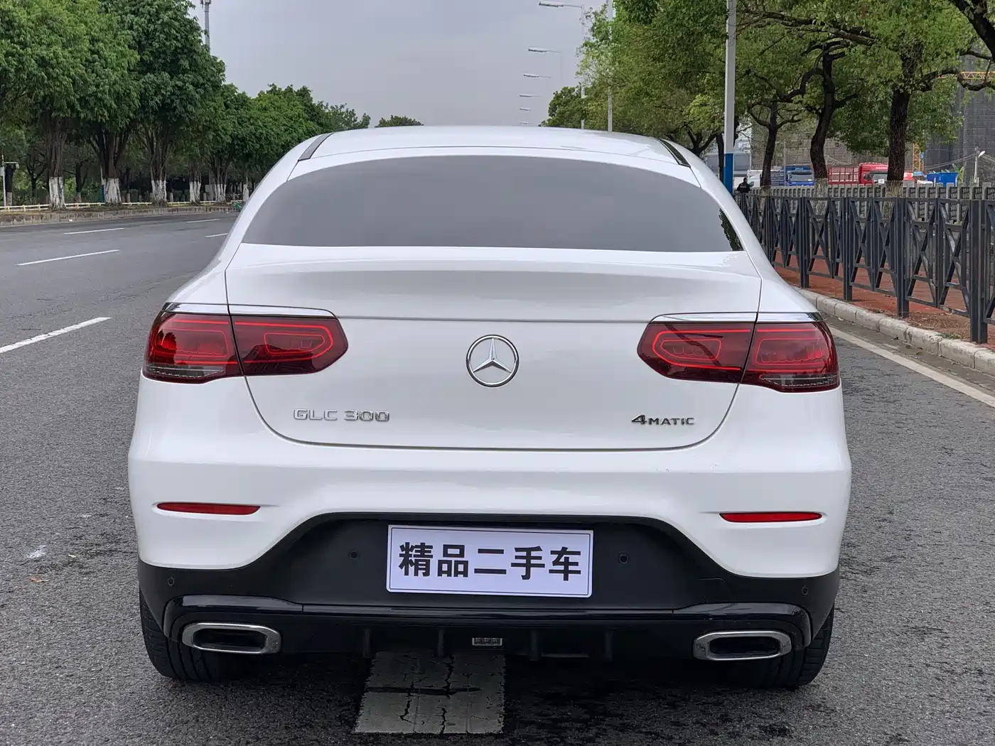 Mercedes-Benz GLC Coupe 2020 GLC 260 4MATIC Coupe SUV фото 5