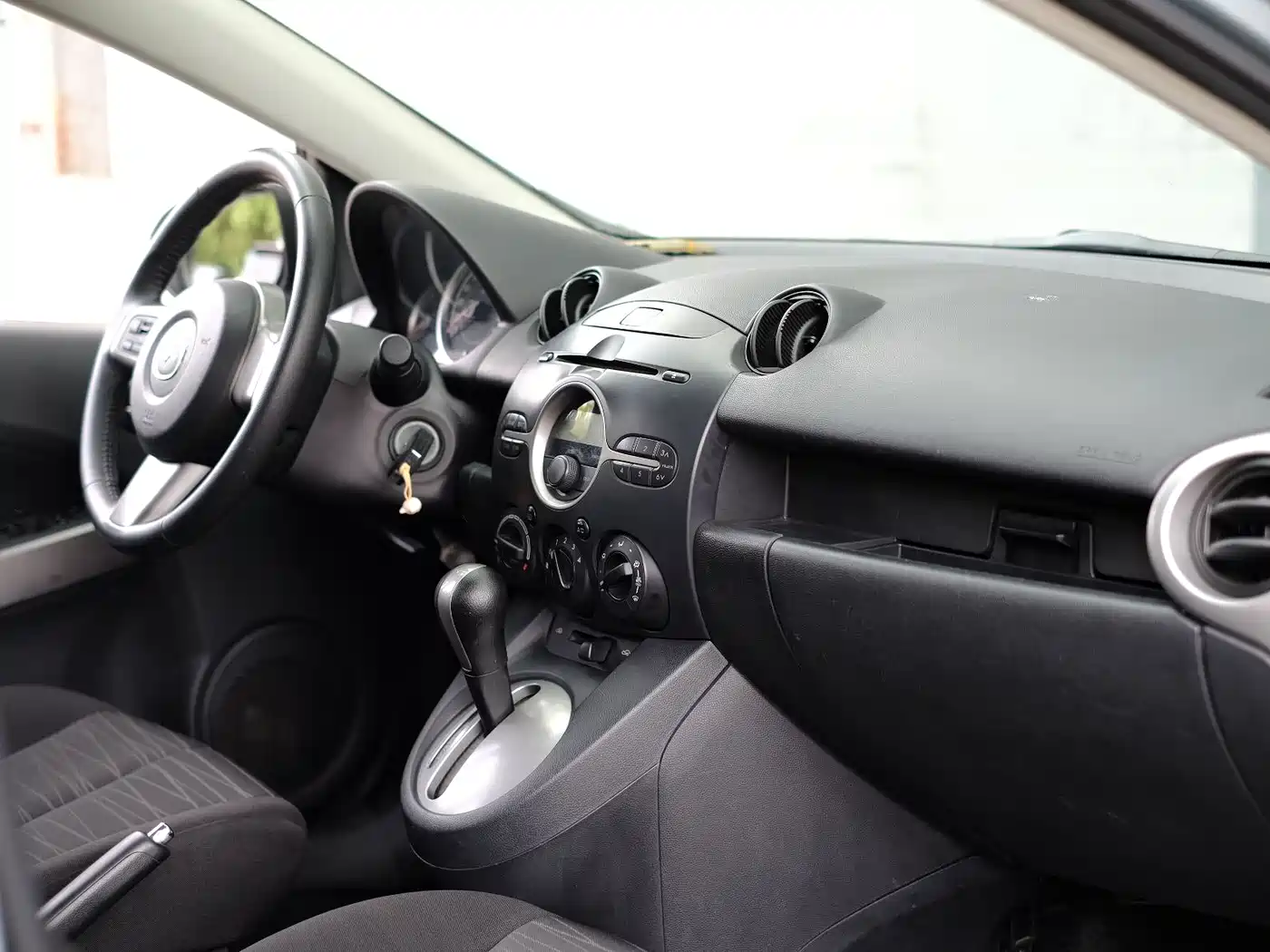 Mazda 2 2011 2011 Xuan Dong 1.5L Auto Luxury Edition