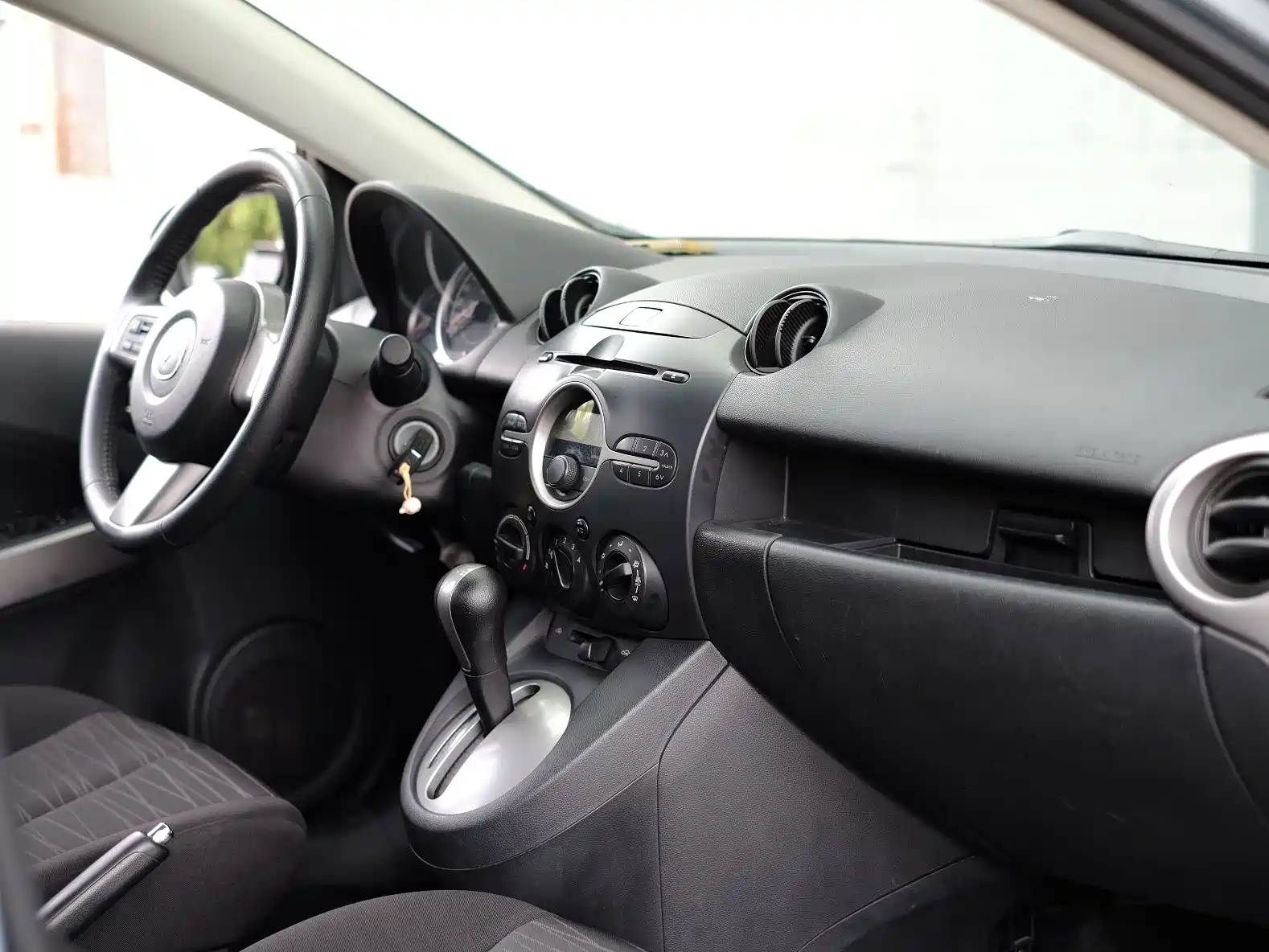 Фото 52 - Mazda 2