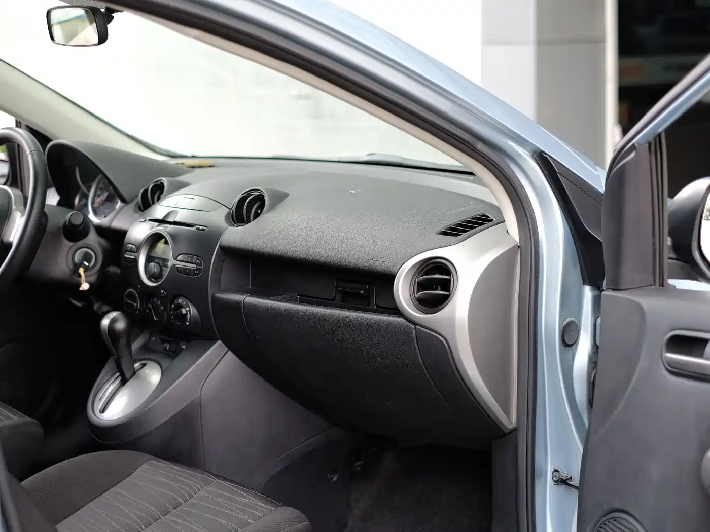 Mazda 2 2011 2011 Xuan Dong 1.5L Auto Luxury Edition