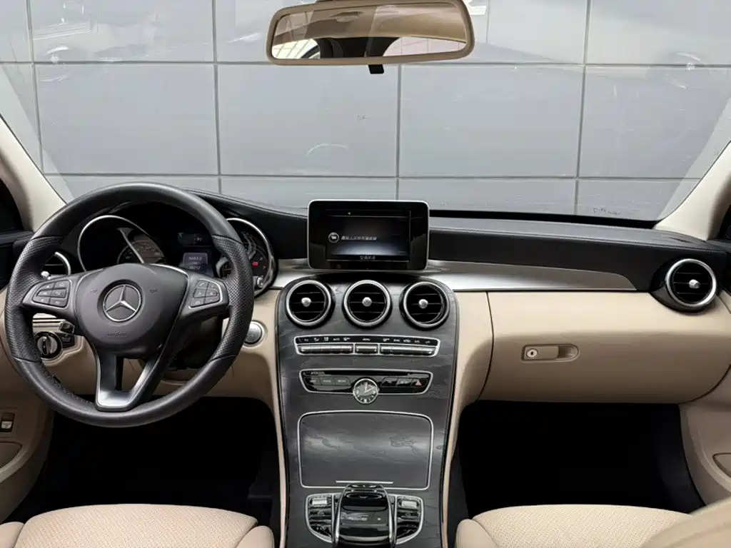 Фото 9 - Mercedes-Benz C-Class