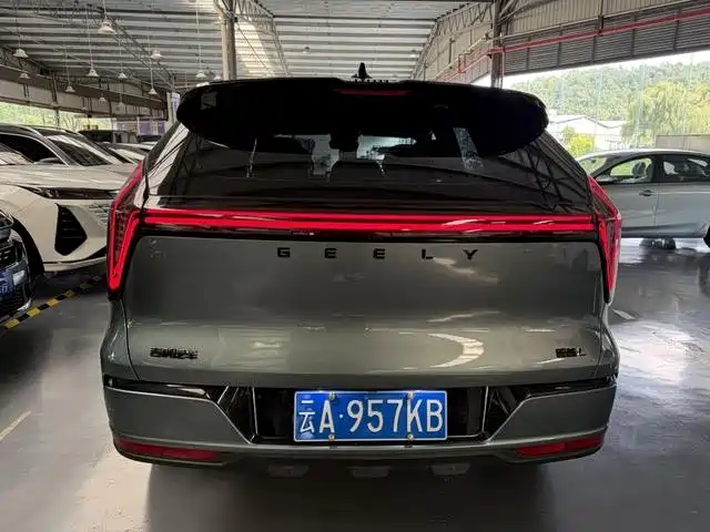 Фото 5 - Geely Boyue L