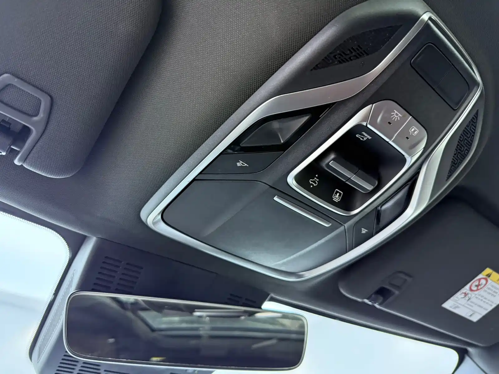 Фото 11 - Geely Coolray