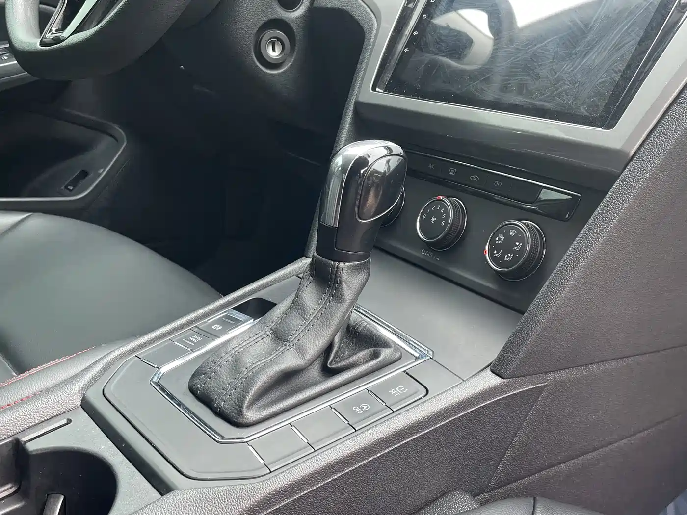 Volkswagen Lamando 2017 230TSI DSG Trend Edition фото 10