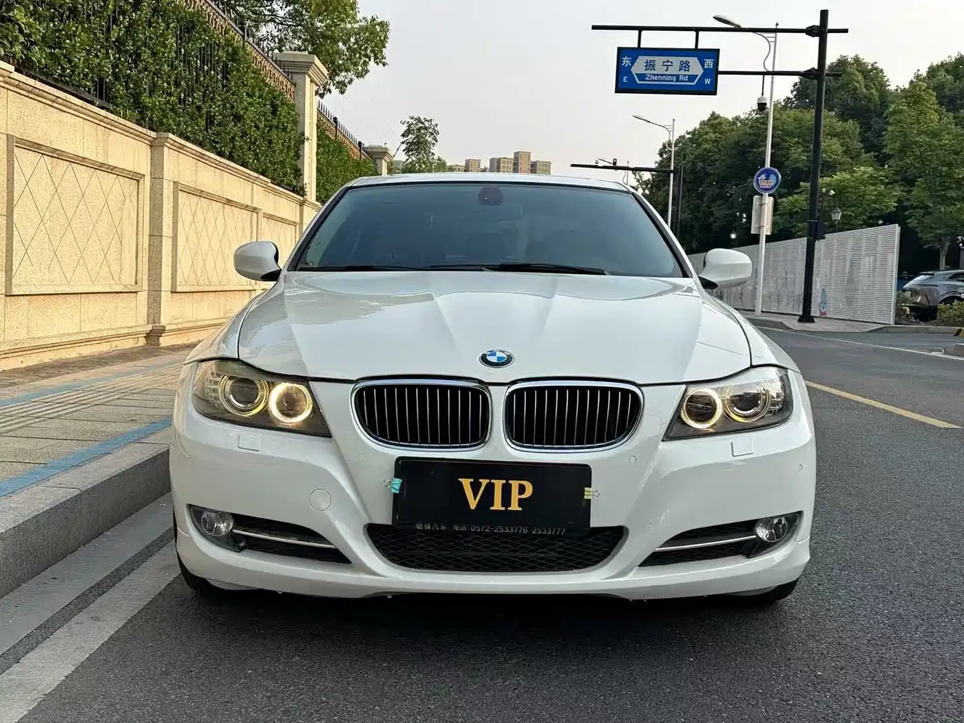 BMW 3 Series (Import) 2010 320i Luxury фото 2