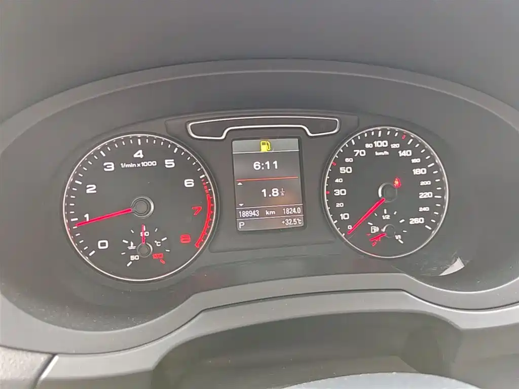 Audi Q3 2015 35 TFSI quattro Technology фото 12
