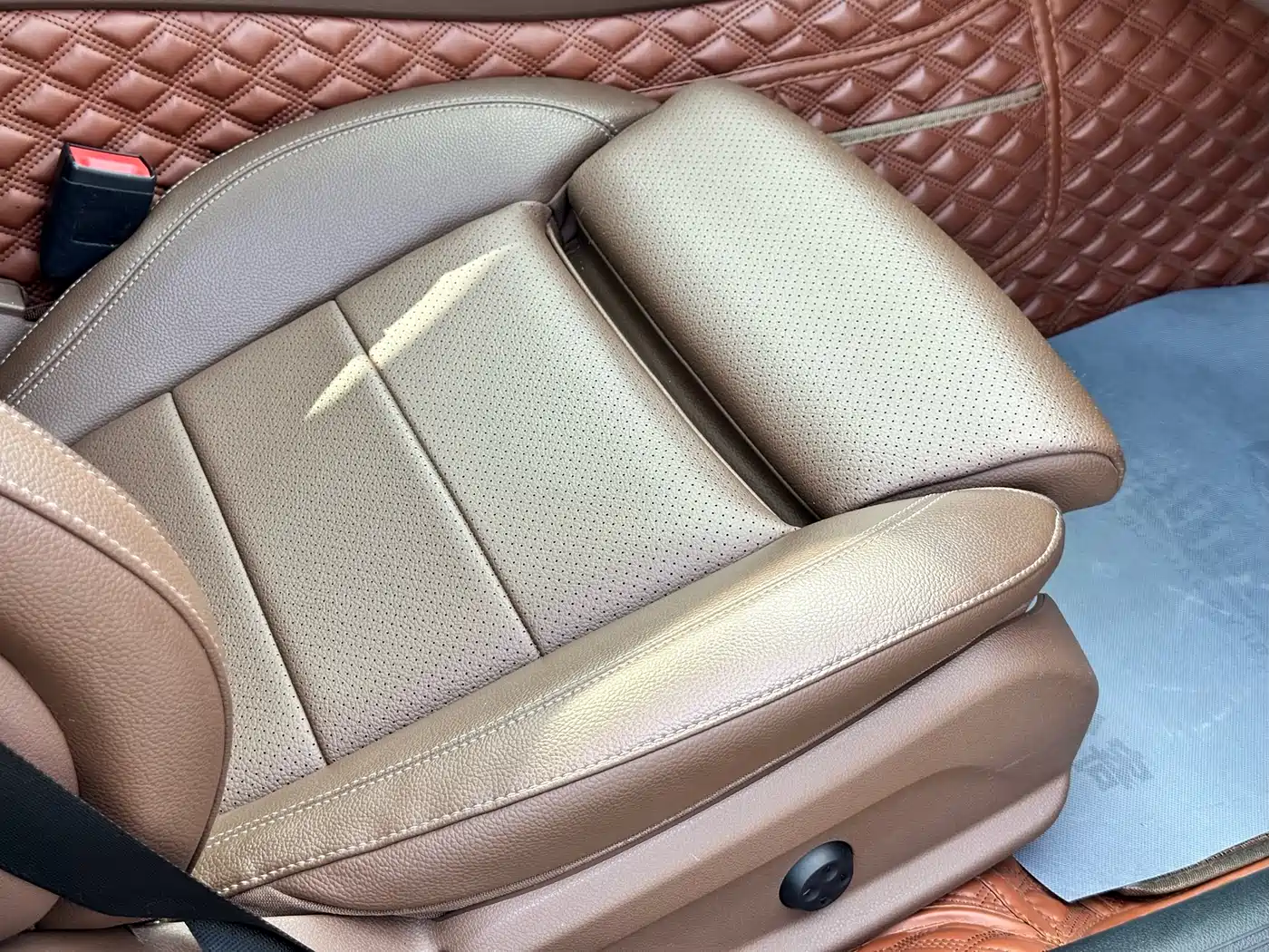 Mercedes-Benz E-Class 2022 E 260 L фото 14