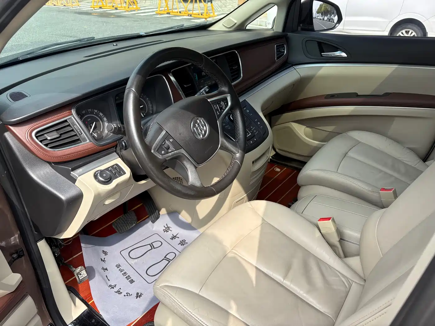 Buick GL8 2018 28T Luxury Model China VI фото 5
