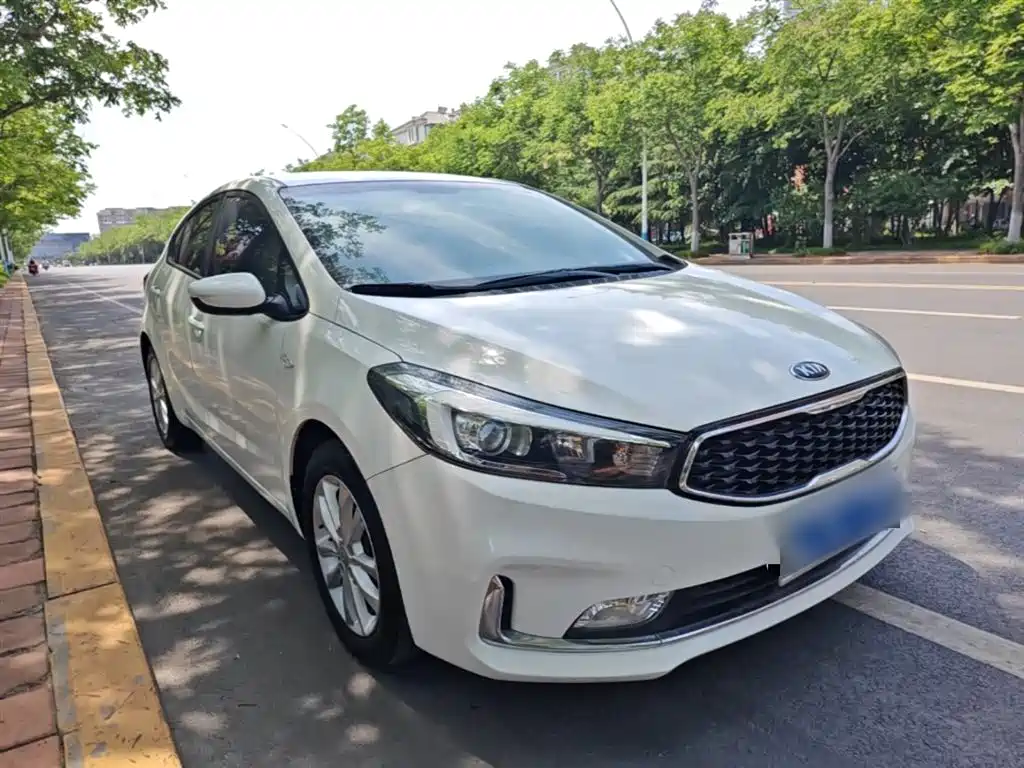 Kia K3 2017 1.6L Automatic 15th Anniversary Special GLS фото 4