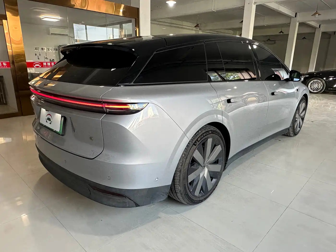 Li Auto i6 2026 2025 4WD Base Model