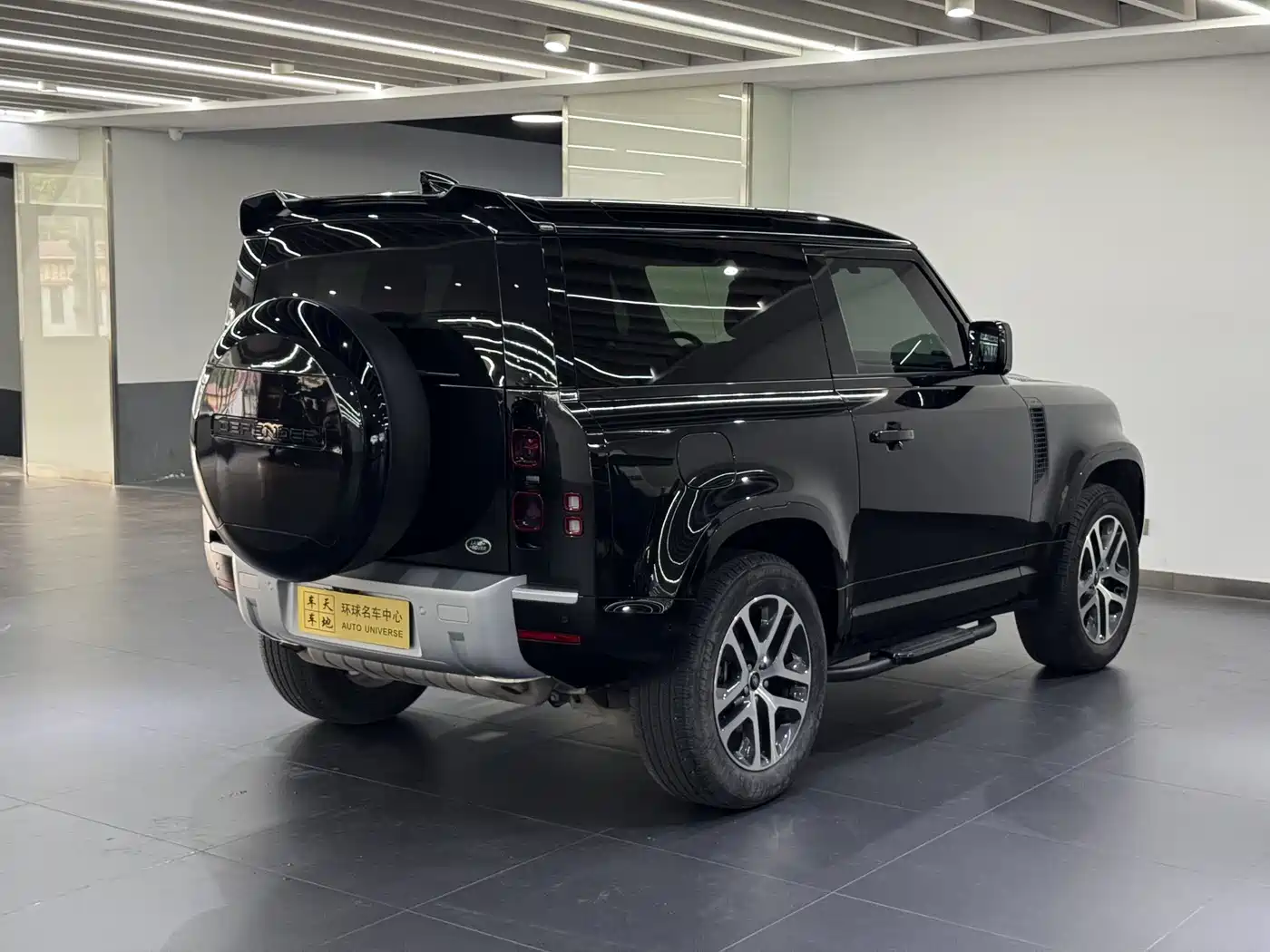 Land Rover Defender 2023 Model 90 3.0T P400 XS фото 11
