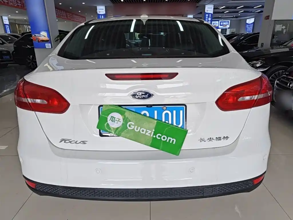 Фото 6 - Ford Focus