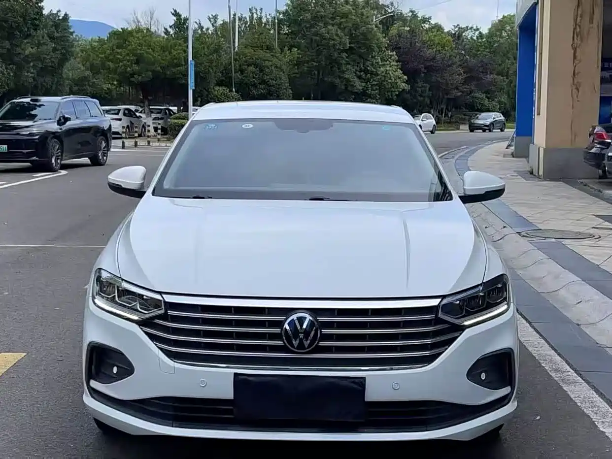 Volkswagen Lavida 2023 1.5L Auto Delight Edition фото 2
