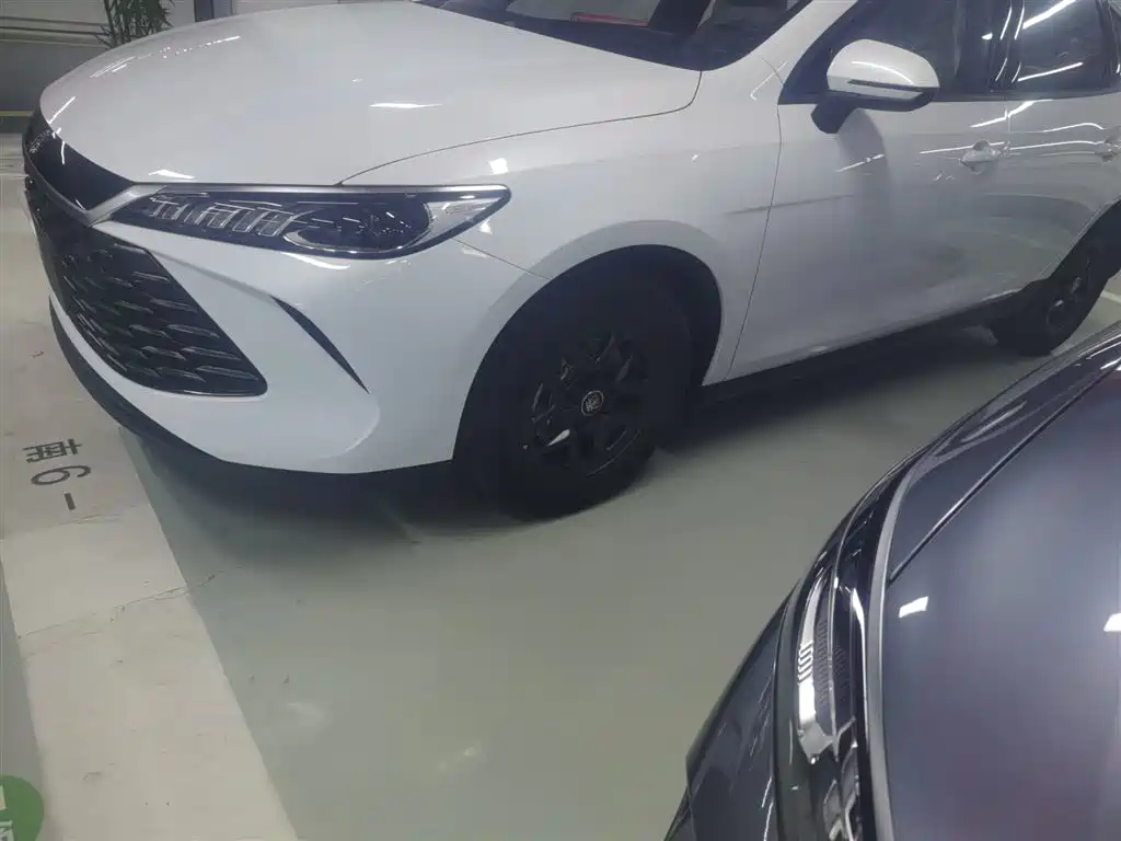 BYD Qin PLUS 2026 DM-i Smart Edition 128KM Progressive фото 23