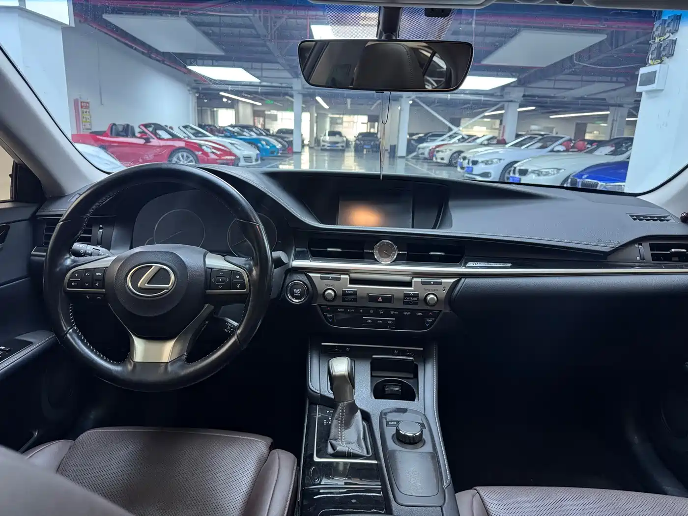 Lexus ES 2017 200 30th Anniversary Edition фото 10