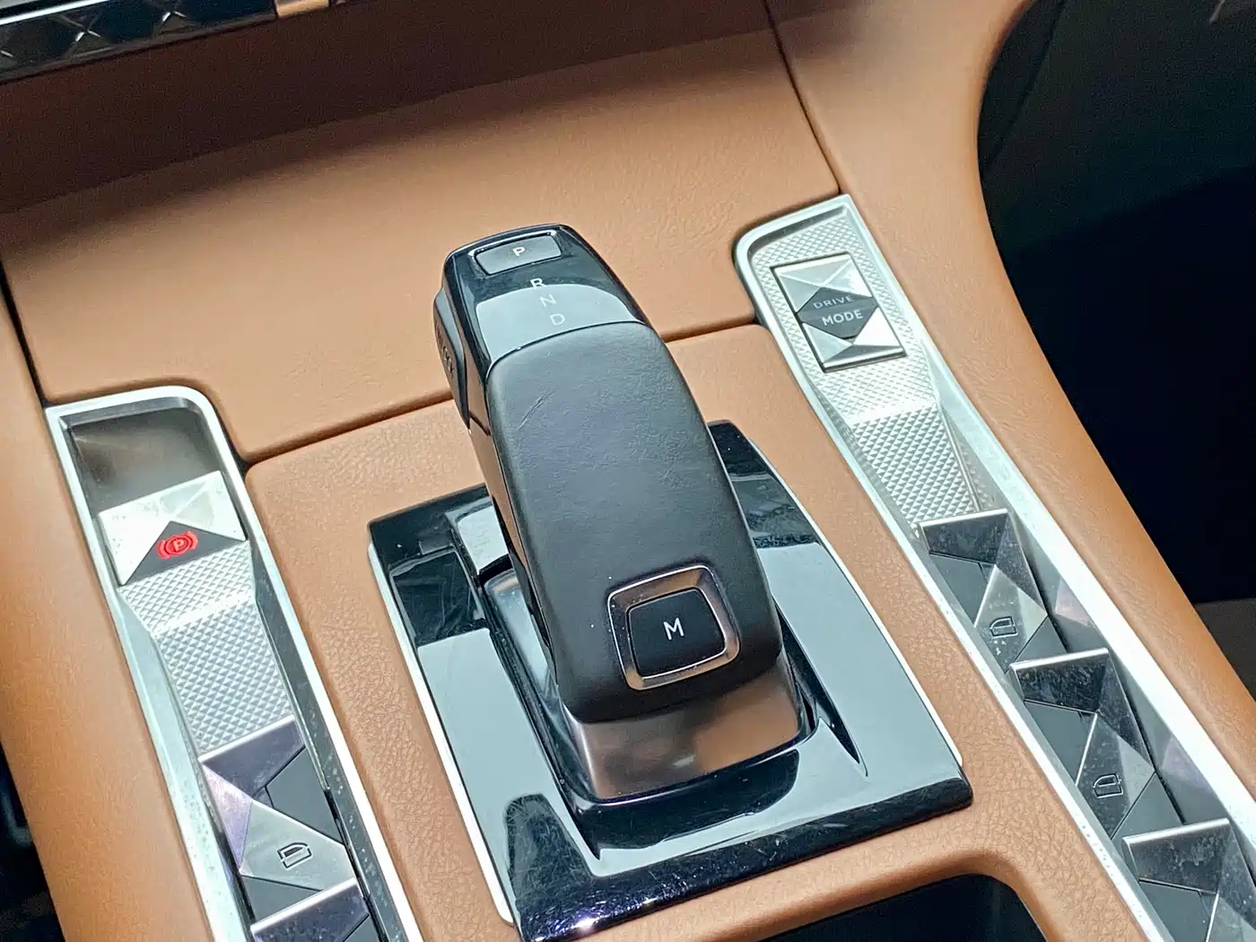 DS 7 2018 45THP Sport Pioneer Edition фото 15
