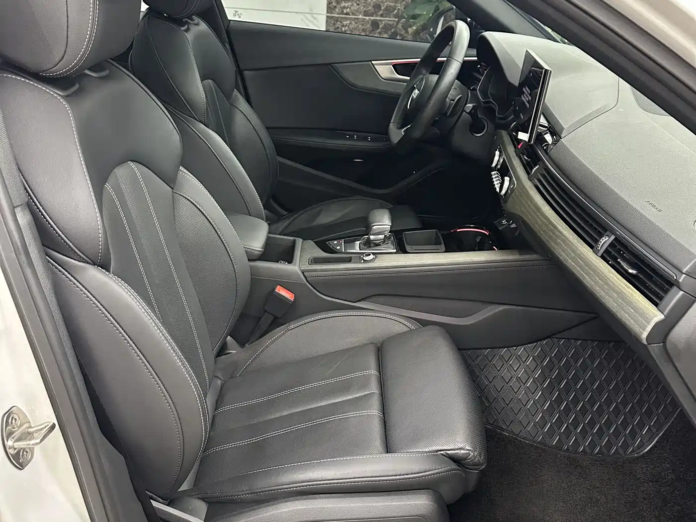 Audi A4L 2023 40 TFSI Luxury Sport фото 11