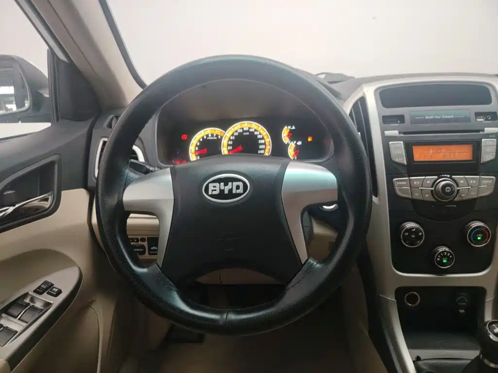 Фото 11 - BYD F3