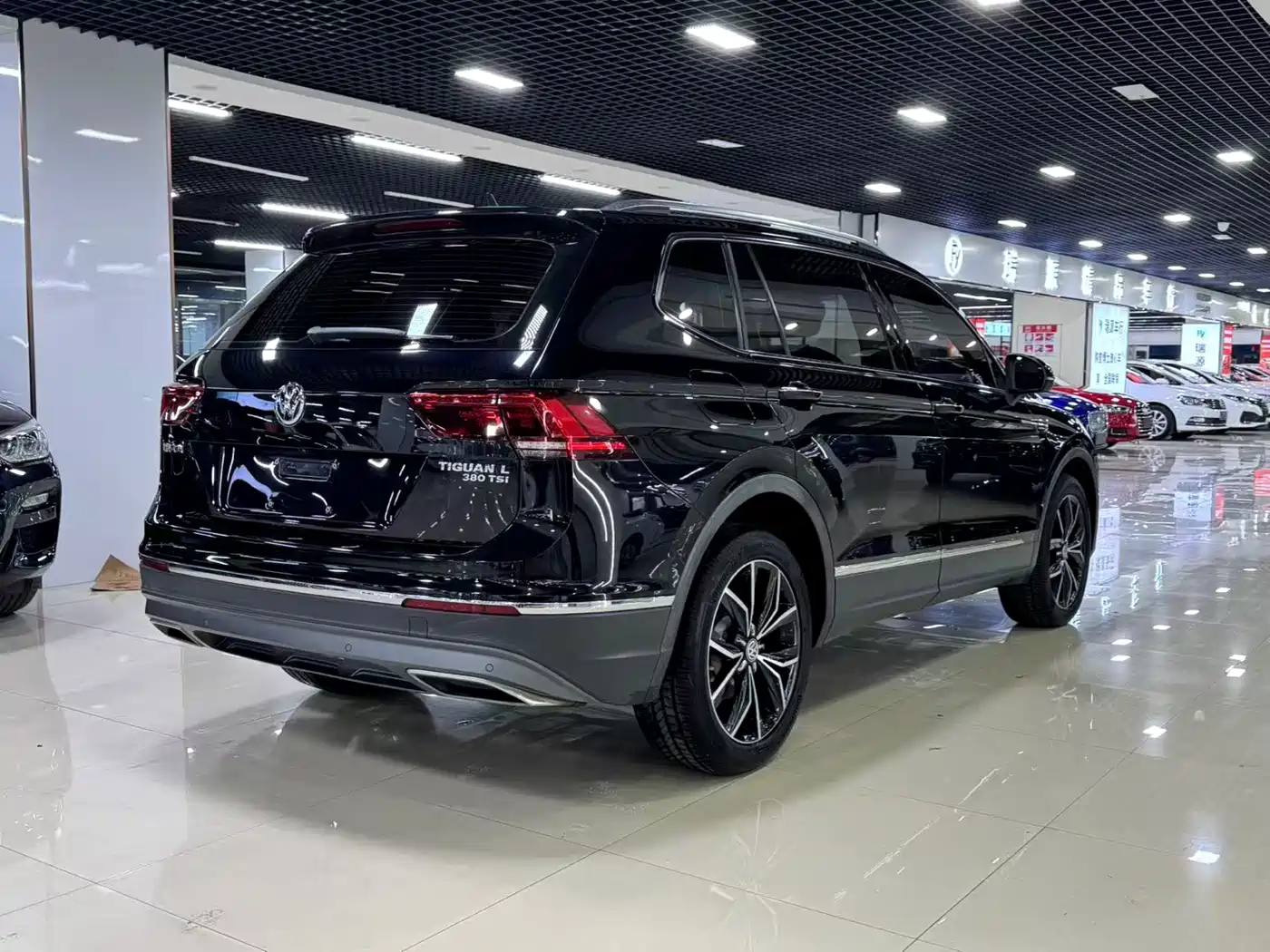 Volkswagen Tiguan L 2019 380TSI Auto 4WD Smart Luxury Edition China VI фото 6