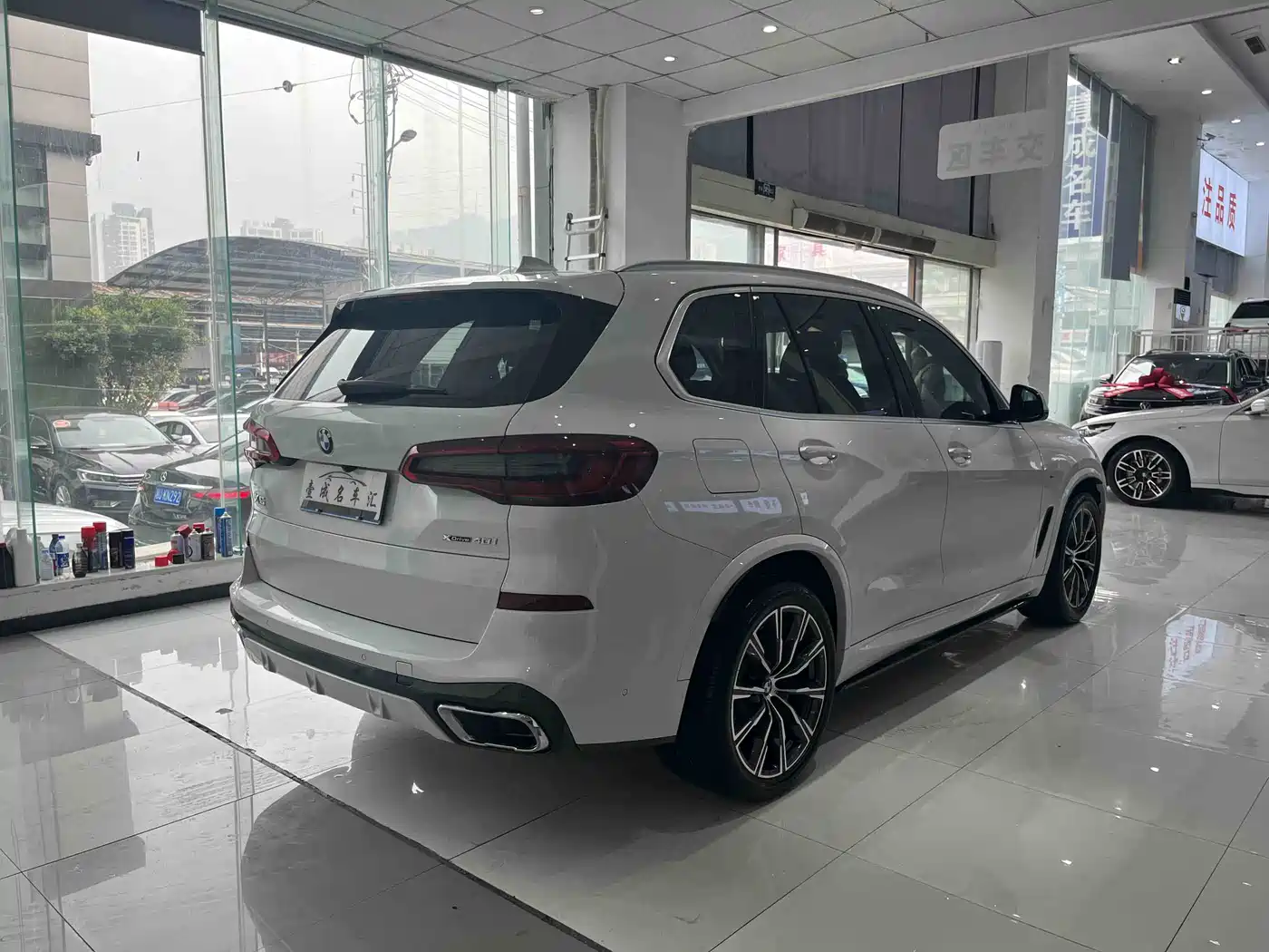 BMW X5 (Import) 2019 xDrive40i M Sport Package фото 4