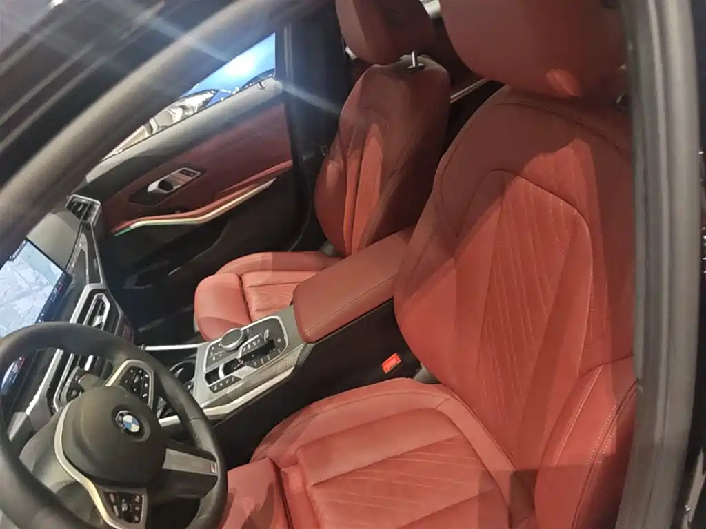 BMW 3 Series 2023 330i M Sport Shadow Edition фото 22