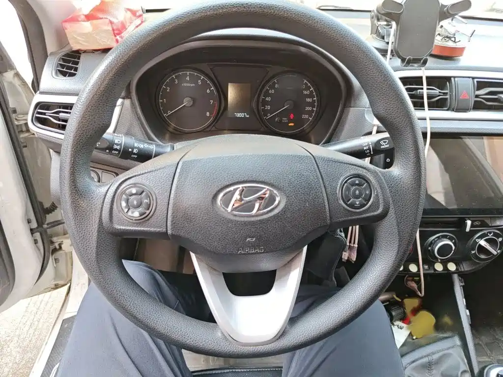 Hyundai Verna 2019 2017 1.4L Manual Colorful Connected Edition China VI