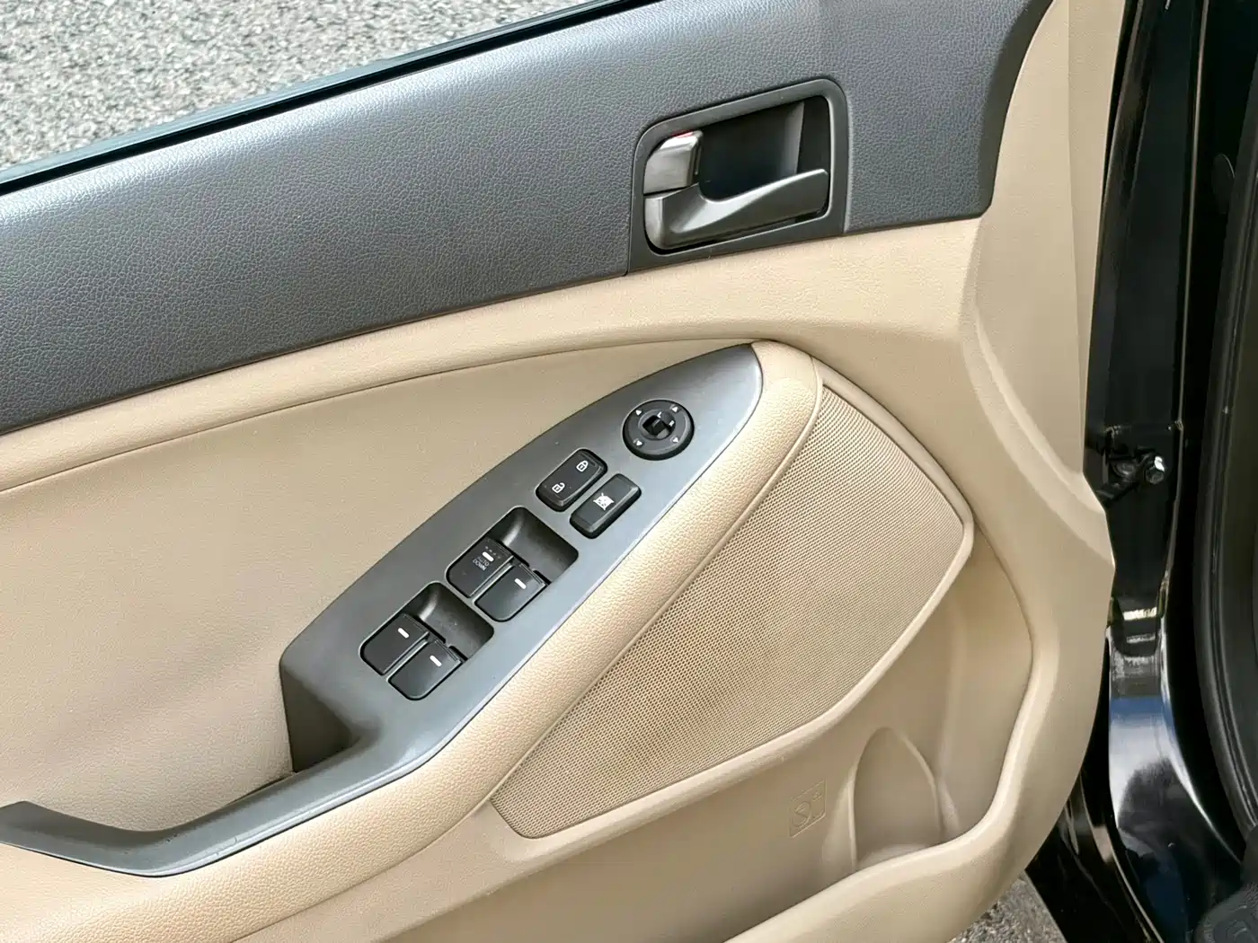 Photo 15 - Kia K5