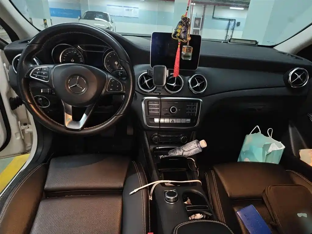 Mercedes-Benz GLA 2018 GLA 200 Fashion фото 13