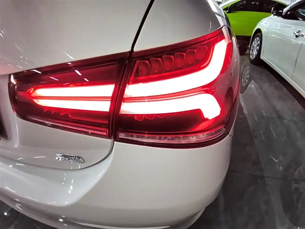 Mercedes-Benz A-Class 2021 A 200 L Sport Sedan Fashion Edition фото 8