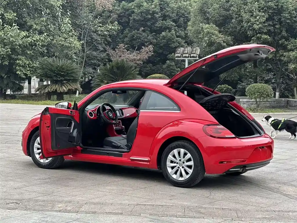 Volkswagen Beetle 2017 180TSI Enjoy фото 24