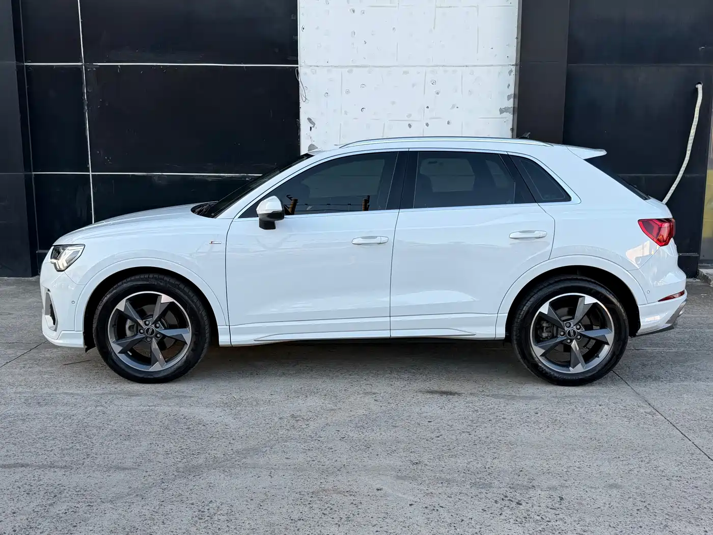 Фото 16 - Audi Q3