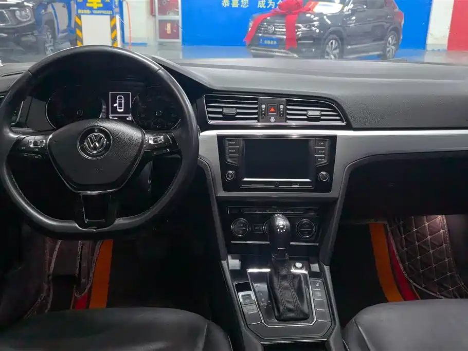 Volkswagen Lamando 2017 280TSI DSG Comfort Edition фото 12