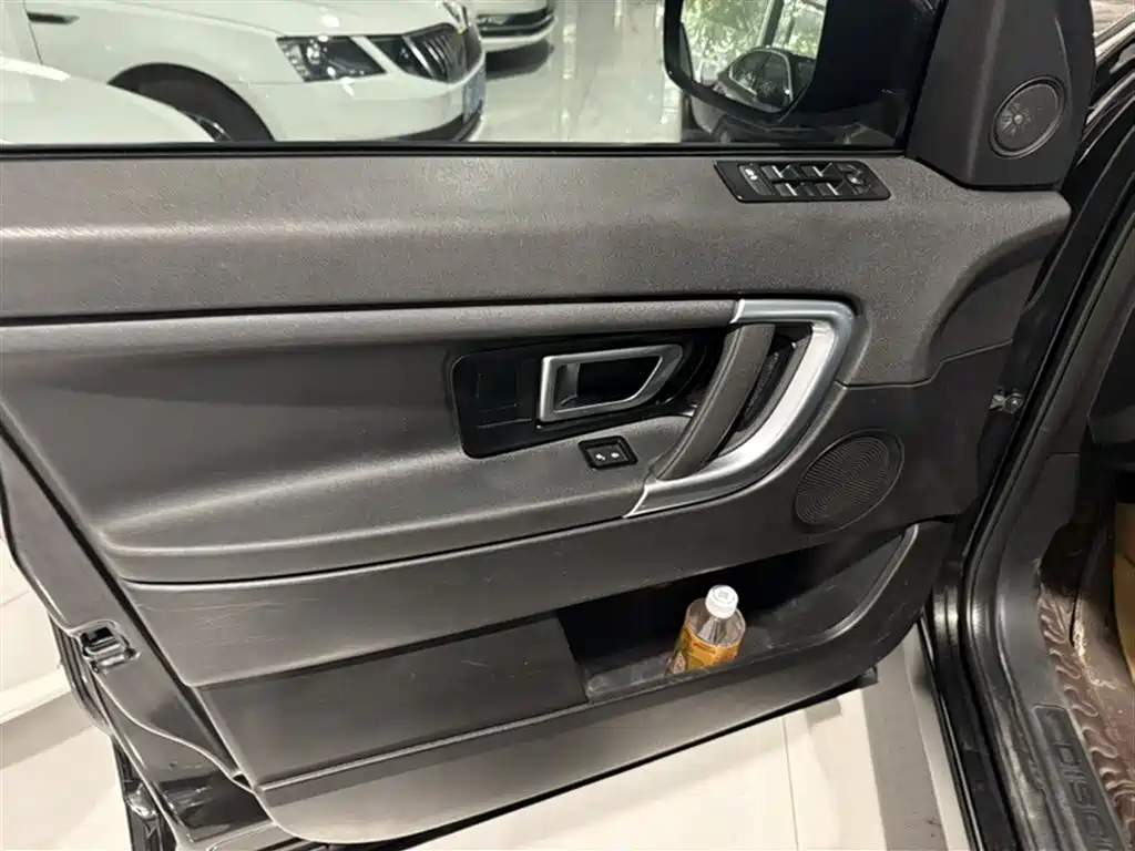 Land Rover Discovery Sport 2018 240PS SE Edition фото 20