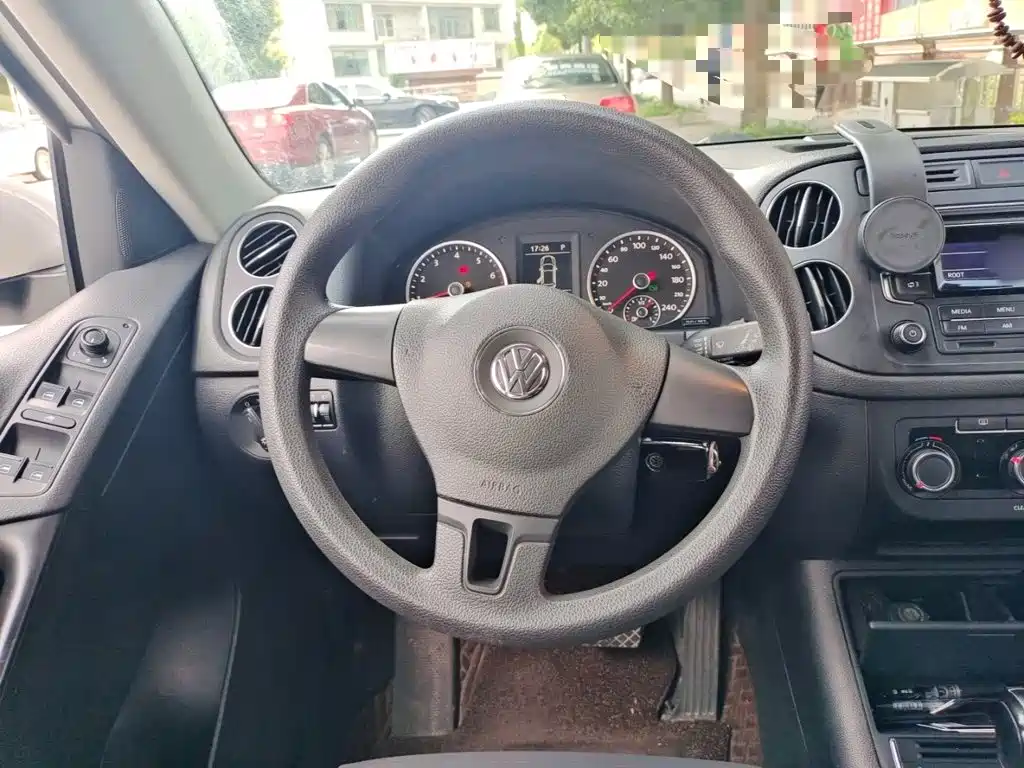 Фото 7 - Volkswagen Tiguan