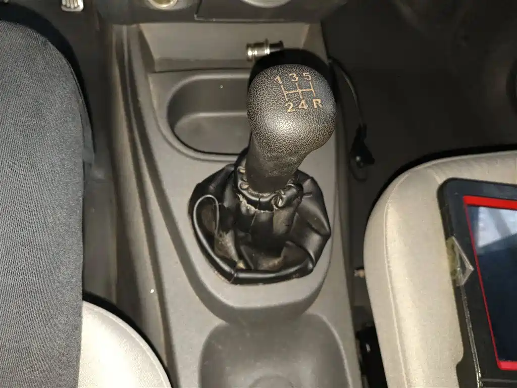 Wuling Motors Wuling Hongguang 2014 2010 1.2L Basic (China IV)