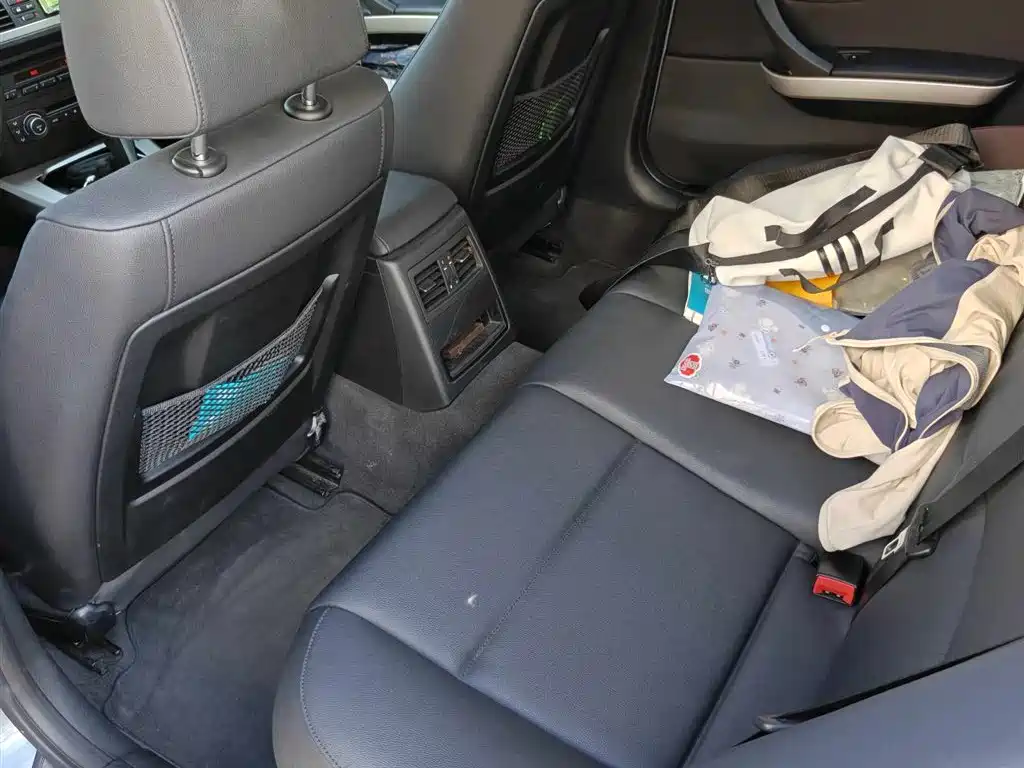 BMW 3 Series (Import) 2012 318i Leading фото 10