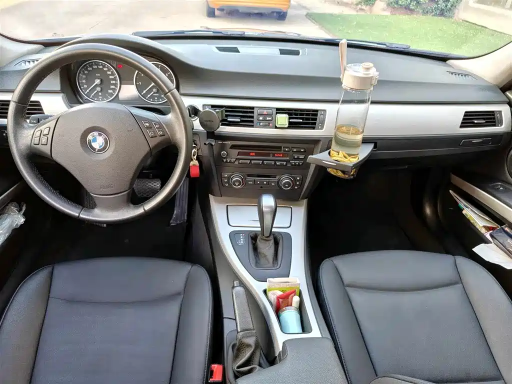 BMW 3 Series (Import) 2012 318i Leading фото 4