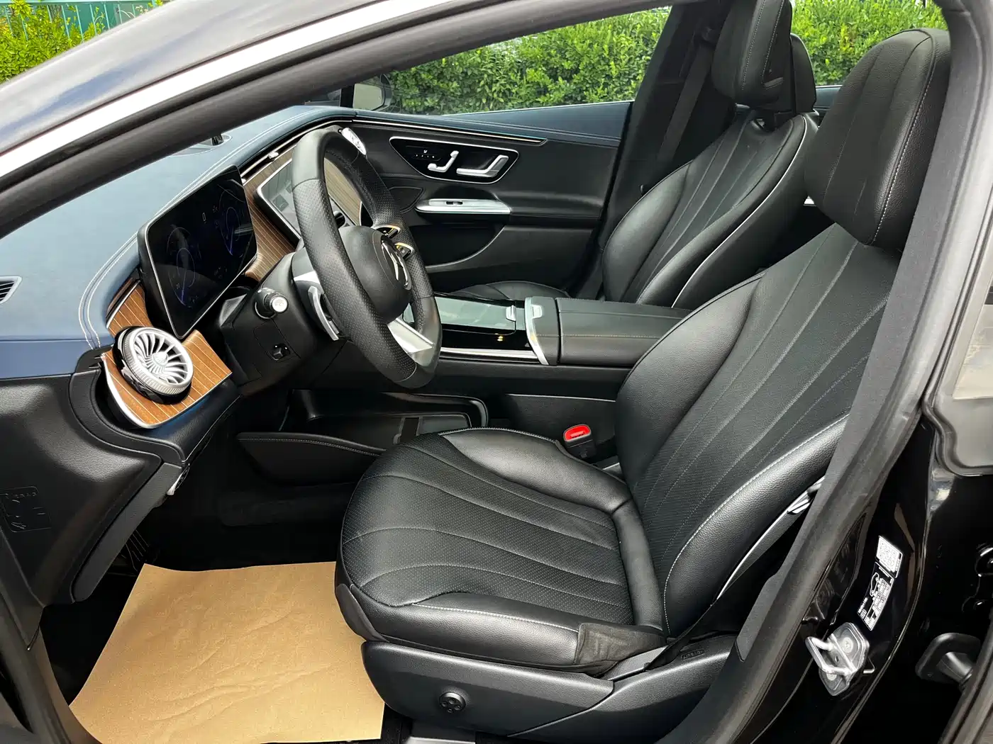 Mercedes-Benz EQE 2022 350 Pioneer Edition фото 9