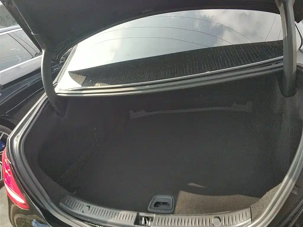 Mercedes-Benz E-Class 2020 Facelift E 260 L фото 9