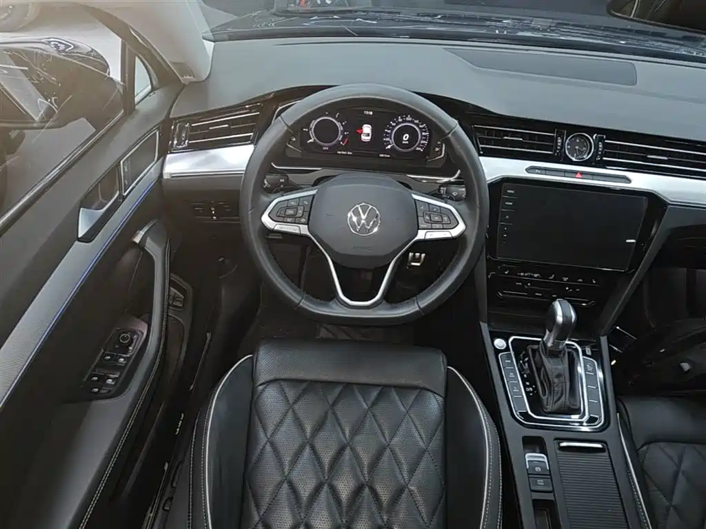 Volkswagen Magotan GTE Plug-in Hybrid 2022 GTE Luxury фото 11