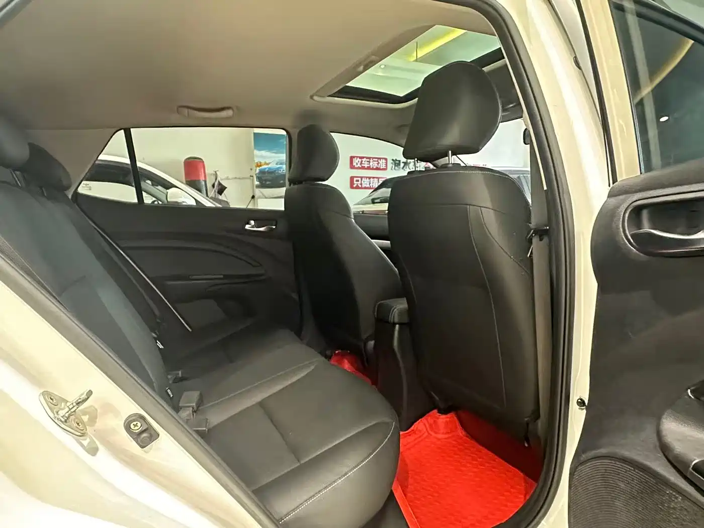 Kia KX1 2021 1.4L CVT Fun Sunroof Version фото 6