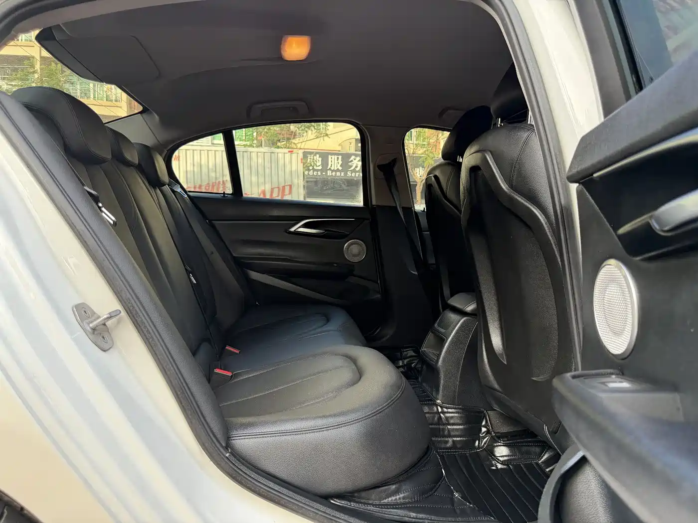 BMW 1 Series 2022 120i M Sport фото 12
