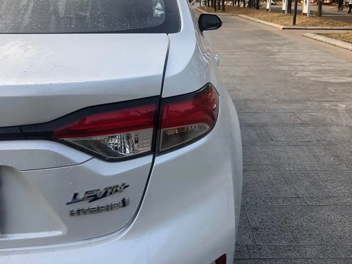 Toyota Levin 2021 Dual Engine 1.8H E-CVT Luxury Edition фото 12