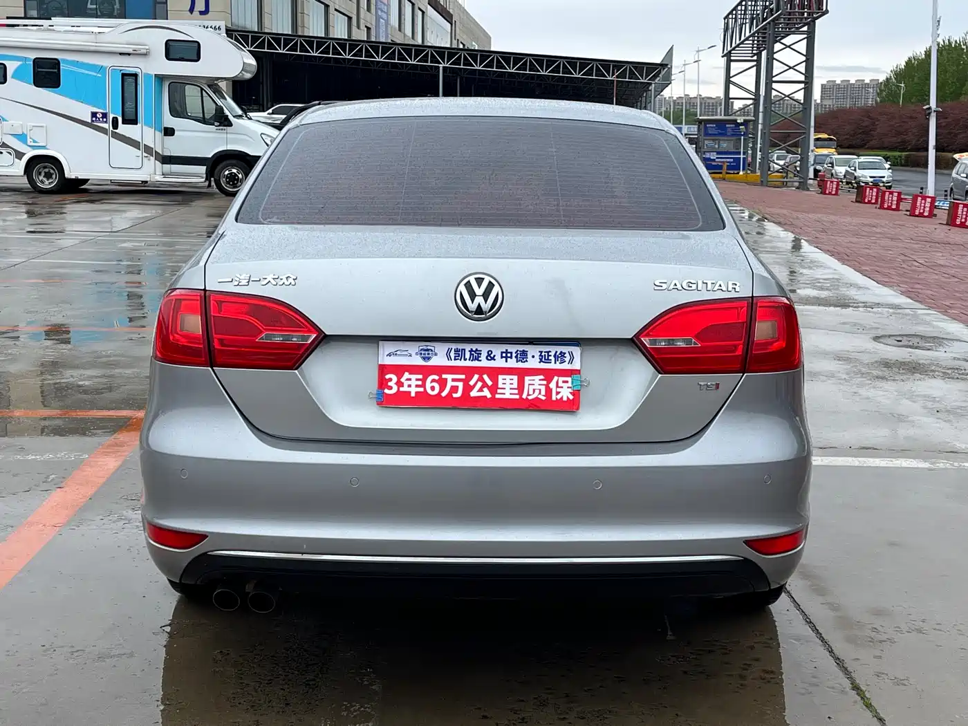 Volkswagen Sagitar 2012 1.4TSI Automatic Luxury фото 5