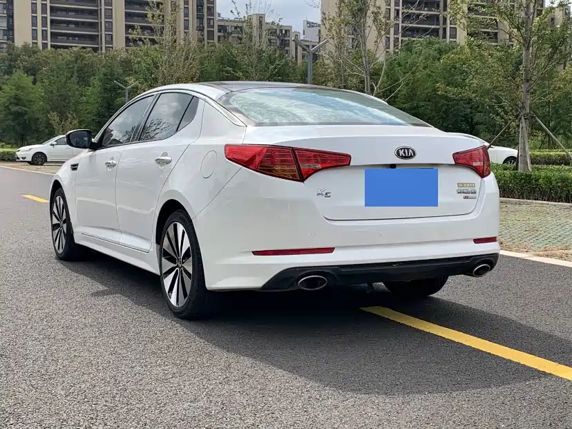 Kia K5 2012 2.0L Automatic DLX-2 фото 5