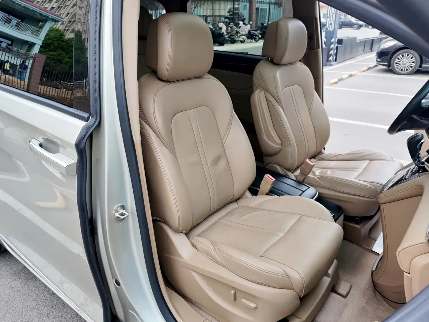 Buick GL8 2018 ES 28T Flagship Type China VI фото 9