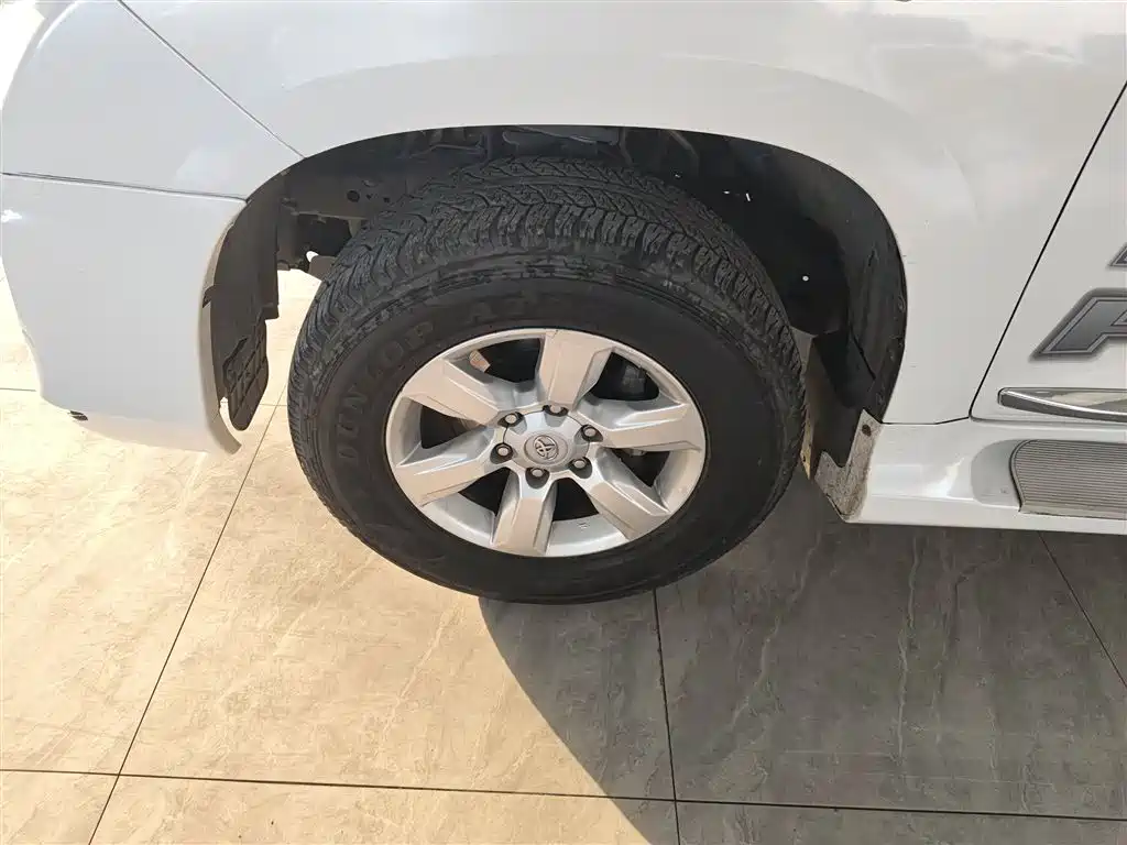 Toyota Prado (Import) 2014 2.7L Automatic Luxury фото 23