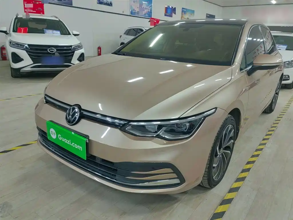 VOLKSWAGEN GOLF