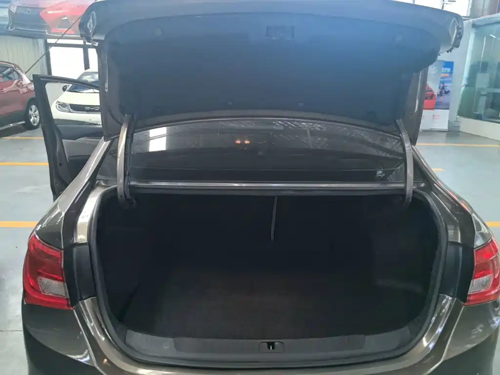 Фото 19 - Buick Excelle