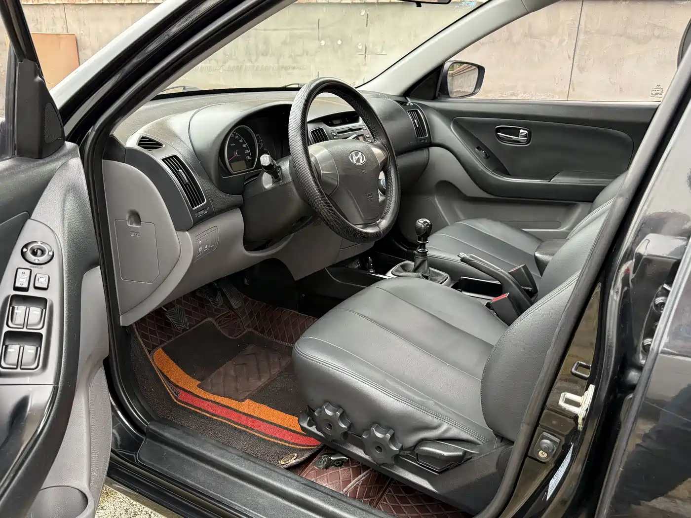 Hyundai Elantra 2011 1.6L Manual Luxury фото 9
